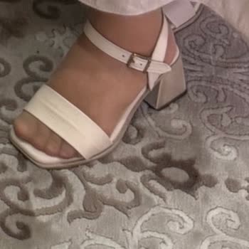 Elle Kurtköy Viaport AVM Mağazasındaki Sandaletteki Potluk Ve Reddedilen İade Talebi