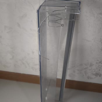 Garanti Kapsamındaki Kırılan Buzdolabı Kapak Rafı İçin Ücretsiz Değişim Talebi