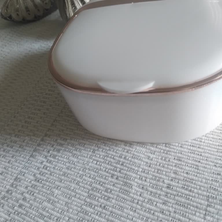 Reklamla Uyuşmayan Ve Su Boşaltma Haznesi Olmayan Sabunluk