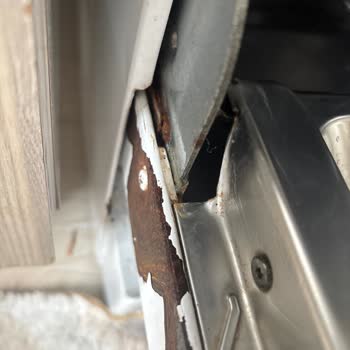 Regal Bulaşık Makinesi Kapak Paslanması Tekrarlıyor Ücretsiz Onarım Talep Ediyorum