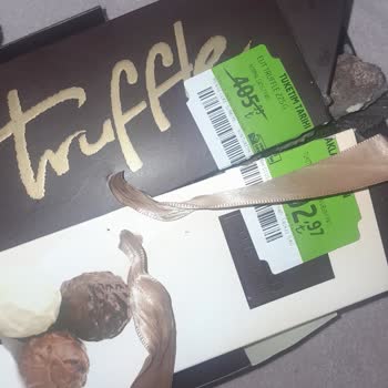 Son Tüketim Tarihi Geçmemiş Bozulmuş Elit Truffle Çikolatası Mağazada Satılıyor