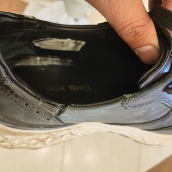 Ayakkabı Bir Ayda Yırtıldı, Mağaza Kullanıcı Hatası Diyerek İade Reddetti