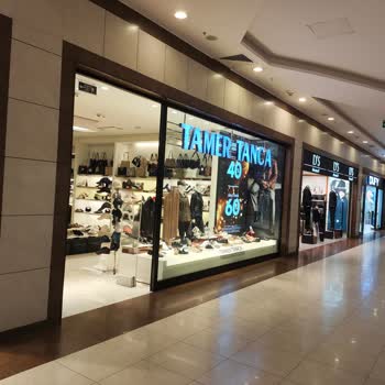 Ayakkabı Bir Ayda Yırtıldı, Mağaza Kullanıcı Hatası Diyerek İade Reddetti