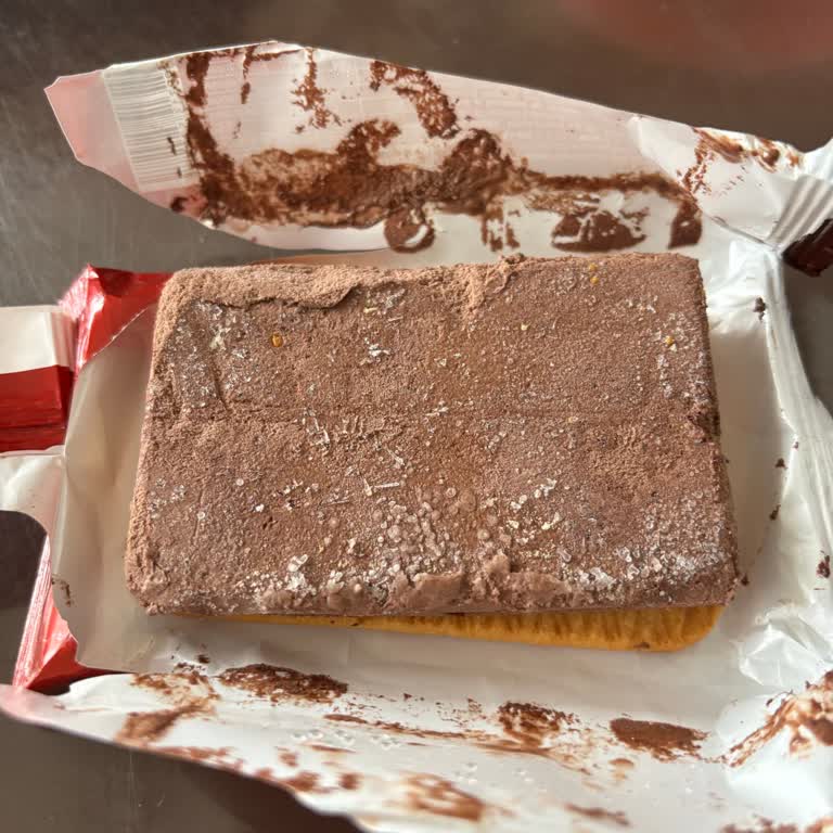 Golf Sandviç Dondurmasında Yarım Eksik Ürün Ve İletişimsizlik