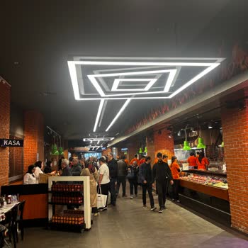 Yoğun Saatlerde Boş Alan Açılmadı, Personel Kaba Davranış Sergiledi