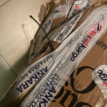 Sürat Kargo’da Açılan Ve Çalınan Paket: 3000 TL Zarar