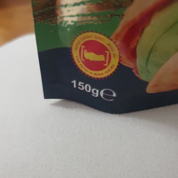 Emsal Kuruyemiş X1 Market’ten Alınan Antep Fıstığında Odun Parçası Keşfi
