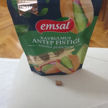 Emsal Kuruyemiş X1 Market’ten Alınan Antep Fıstığında Odun Parçası Keşfi