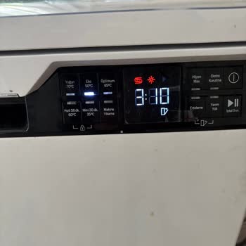 Tuz Ve Parlatıcı Işıkları Sönmüyor, Garanti Kapsamında Çözüm Talebi