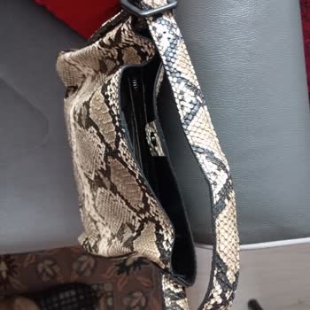 Hasarlı Yılan Derisi Çanta Teslimatı Ve Değişim Talebi