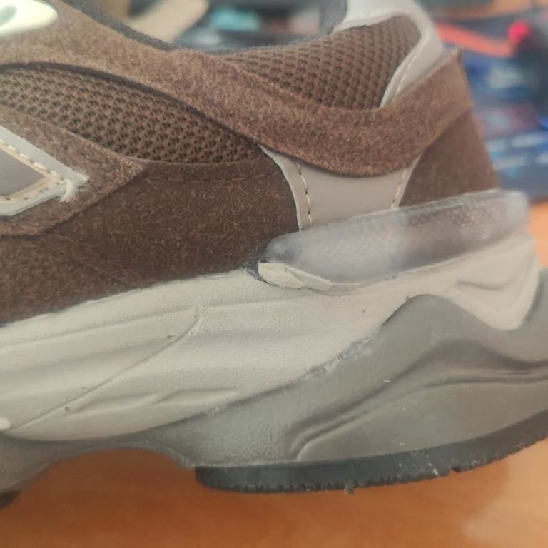 Kusurlu Ayakkabının Ücretsiz Değişimi İçin 300 TL Kargo Ücreti İtirazı