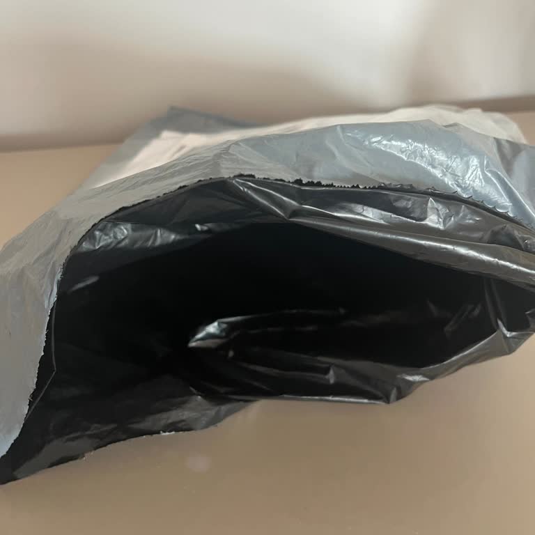 Yırtık Ve Açık Paket, İçeriğin Kayıp Olması Ve DHL Görevlisinin Davranışı