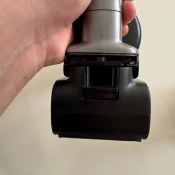 Philips Series 8000 Şarj Girişindeki Çatlak Ve Kısa Sürede Çoklu Arıza
