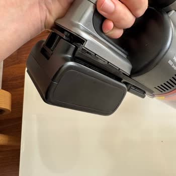 Philips Series 8000 Şarj Girişindeki Çatlak Ve Kısa Sürede Çoklu Arıza