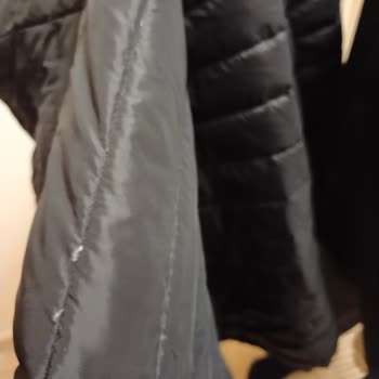 Kaz Tüyü Montlarda Aşırı Tüy Çıkması Ve Mağaza İade Reddi