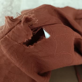 Doğum Günü İçin Aldığım Elbise Yırtık Geldi