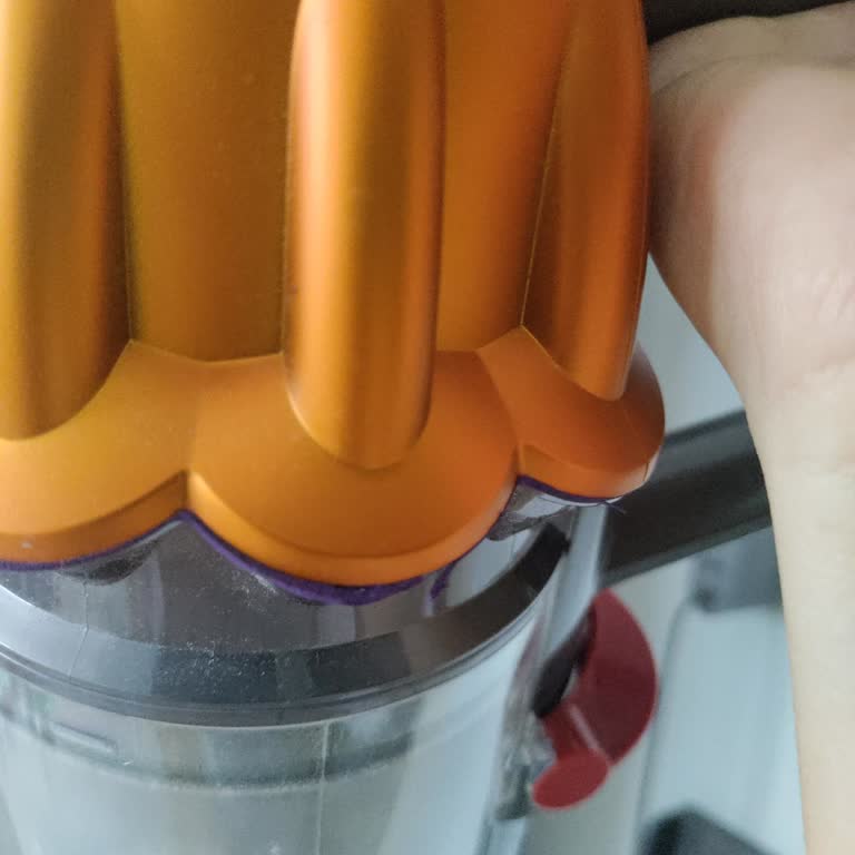 Dyson V12 Süpürgenin Tekrar Eden Arızası Nedeniyle Değişim Talebi