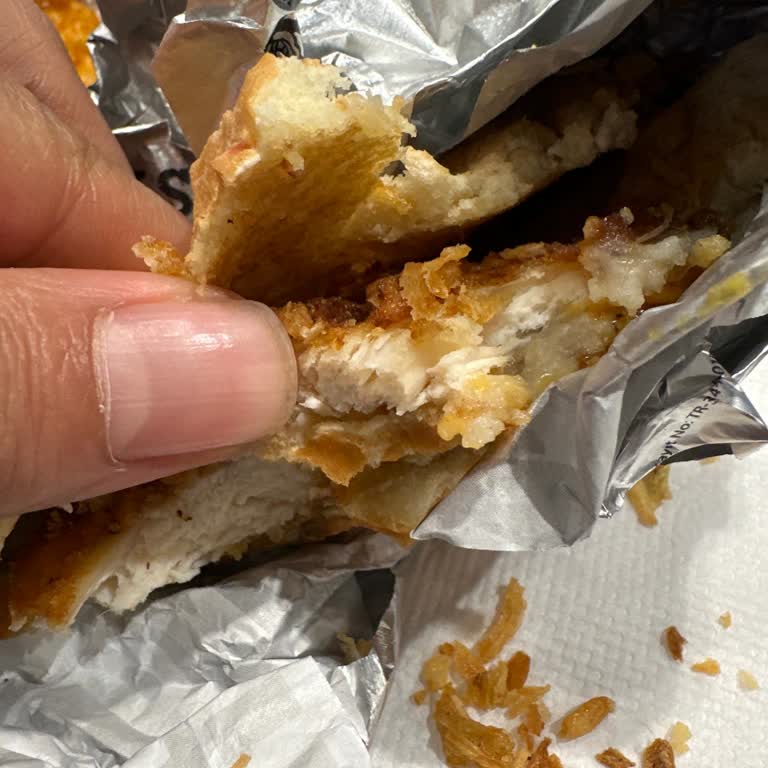 Arby's Maltepe Şubesinde Pişmemiş Tavuk Ve Saygısız Çalışan Tutumu