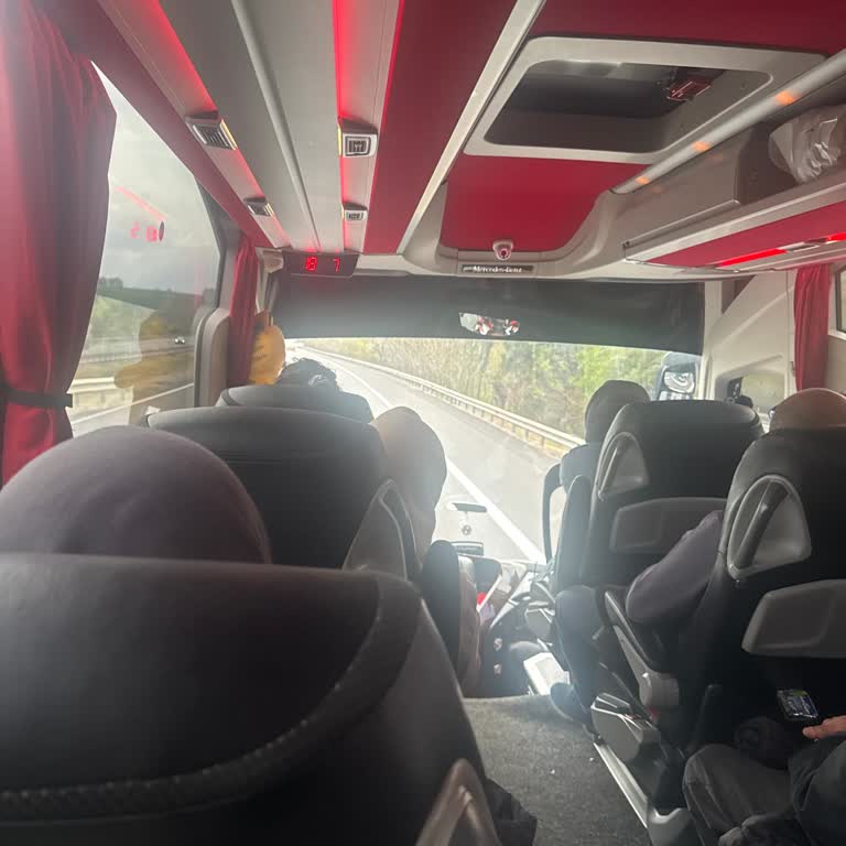 Aydoğanlar Turizm Otobüsü Şoförün Telefon Konuşması Nedeniyle Gecikiyor