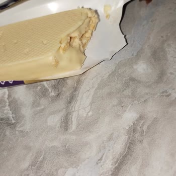 Yarım Çikolata İçeriği Ve Tekrarlanan Güven Sorunu