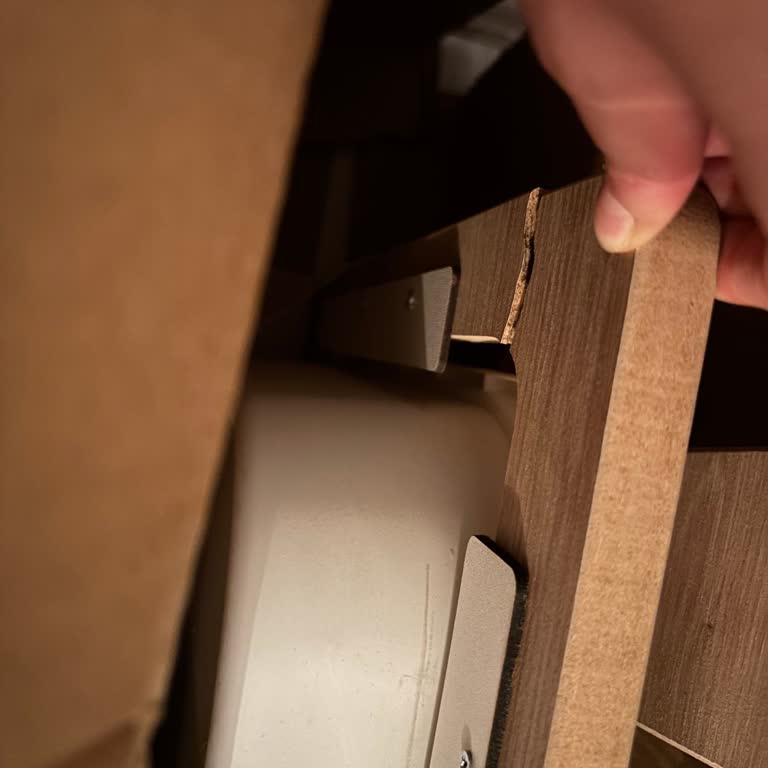 Kırık Ürün Mağazadan İade Edilemiyor, Evden Teslim Seçeneği Kaldırıldı