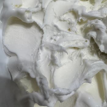 Algida Dondurmasında Bulunan Plastik Parçalar Dişimi Kesti