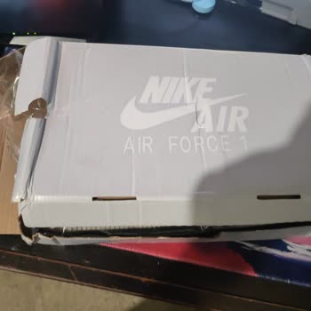 Yanlış Renk Ve Kullanılmış Nike Dunk Low Ayakkabı İçin İade Talebi