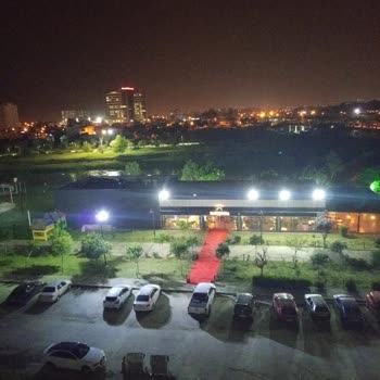 Cafe Barcelona Dış Işıkları Gece Süresince Açık Kalıyor Ve Mahalledeki Yaşlıları Rahatsız Ediyor