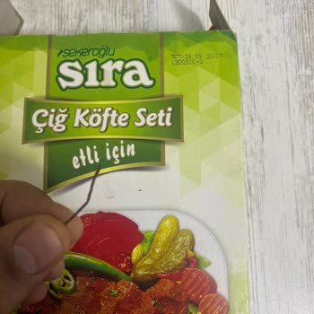 Şekeroğlu Çiğ Köfte Setinde Paslı İnşaat Demiri Ve Cevapsız Şikayet