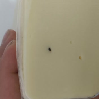 Teksüt Kaşar Peynirinde Sert Taş Parçası Bulundu