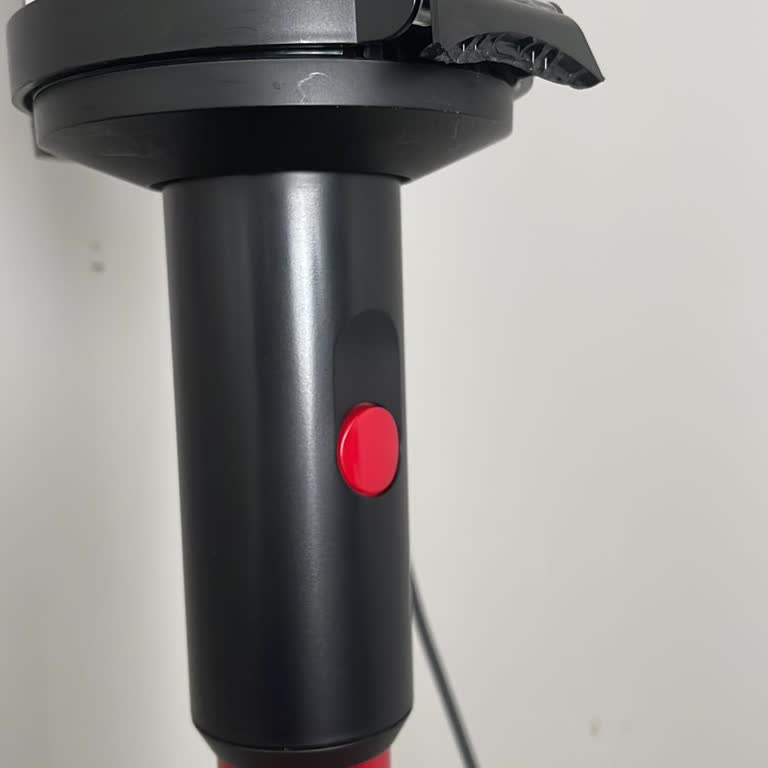 Dyson Süpürge Toz Haznesi Kapağı Kırıldı, Garanti Kapsamı Dışında Tutulması Kabul Edilemez