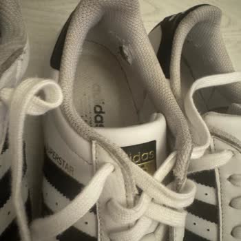 Adidas Superstar Ayakkabım Kısa Sürede Astar Bozulması Ve Yan Yırtılmalar