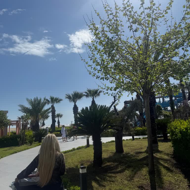 Yoğun Çöp Kokusu, Hijyen Eksikliği Ve Güvensiz Havuz Personeli Tatilde Hayal Kırıklığı Yaratıyor