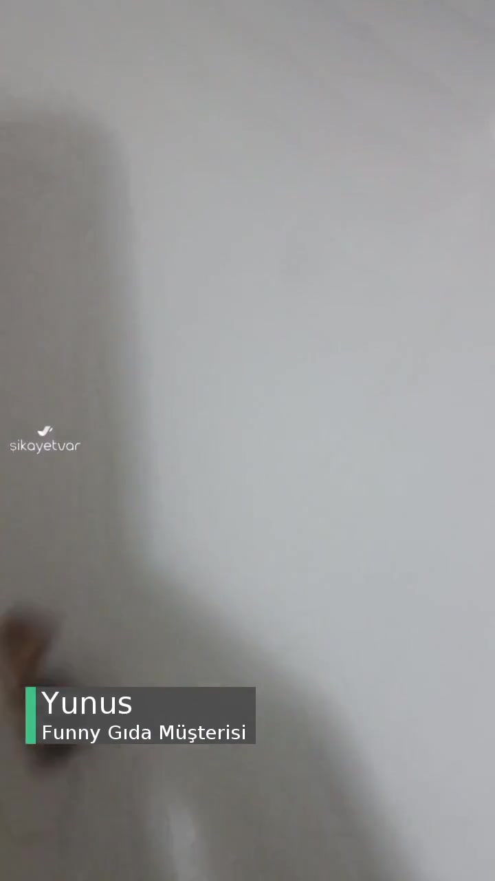 Funny Gıda Dudağım Yırtıldı İçindeki Cisim Yüzünden videonun kapak resmi