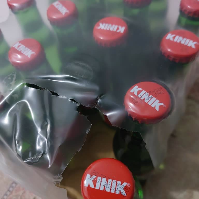 Kınık 200 Ml Cam Şişe Maden Suyunda Çamaşır Suyu Kokusu, Tat Bozukluğu Ve Şiddetli Karın Ağrısı