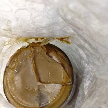 Amazon Kavanozlar Basit Zarfta Gönderildiği İçin Kırıldı