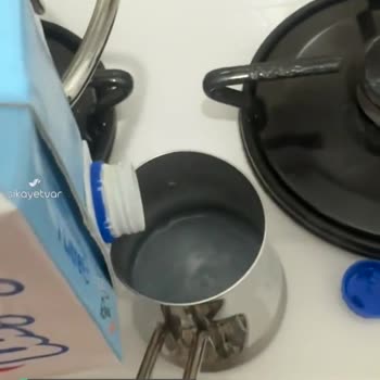 İçim SKT Geçmemiş İçim Laktozsuz Sütte Mavi Renkli Anormal Sıvı