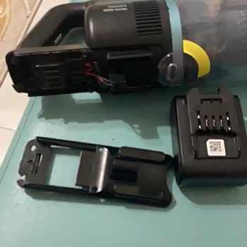 Philips Dikey Süpürge Parçaları Kısa Sürede Kırıldı, Ücretsiz Değişim Talebi