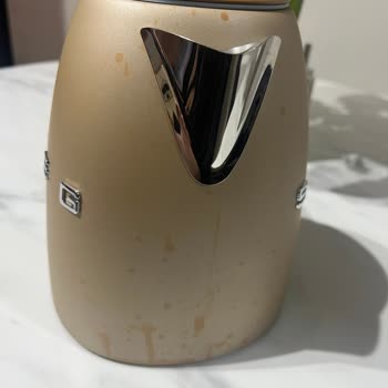 Smeg Kettle'da Boya Dökülmesi, Garanti Kapsamında Ücretsiz Değişim İsteği