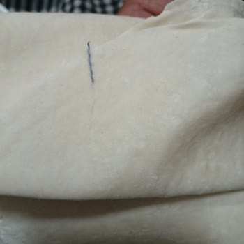 Komagene Şubesinde Çiğköfte Lavaş İçinde Tel Ve Yeşilliklerde Böcek