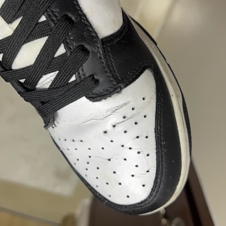 Nike Dunk Ayakkabısının Ön Derisinin Kısa Sürede Parçalanması Ve Ücretsiz Değişim Talebi