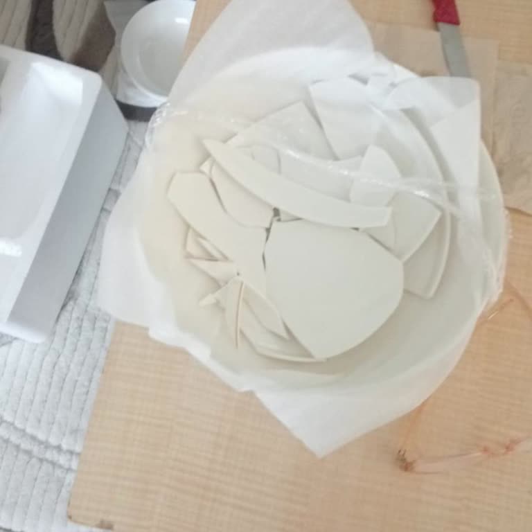 Kırık Çeyiz Takımı Teslim Edildi, 9 Ay Çözüm Yok