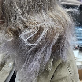 Cess Kuaför Güzellik Merkezinde Saç Boyama Sonrası Kök Kırılması Ve Usta Hakareti