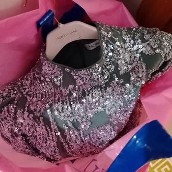 Mint Yeşili Pullu Abiyede Pulların Dökülmesi Ve Mağaza Değişim Reddi