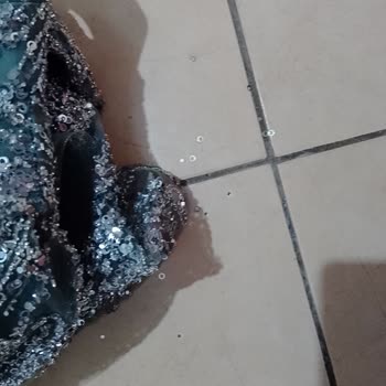 Mint Yeşili Pullu Abiyede Pulların Dökülmesi Ve Mağaza Değişim Reddi