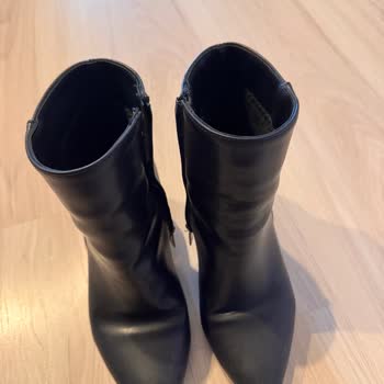 Boyner Botlarda Kalitesiz Ürün Ve Garantiden Yanıt Bekleniyor