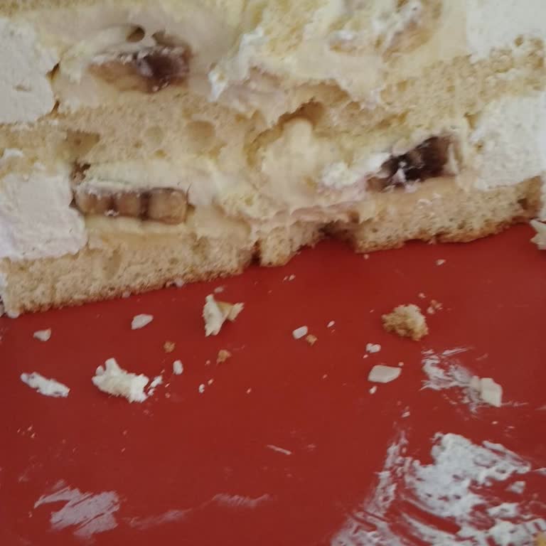 Peçko Fırın’da Çilekli Muzlu Pastanın Gerçek İçeriği Hayal Kırıklığı Yarattı