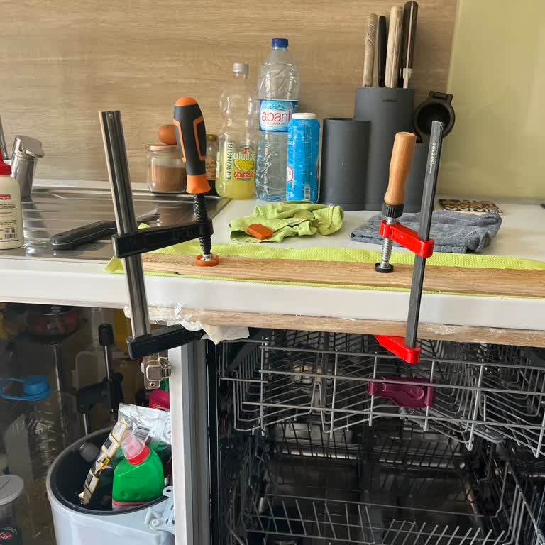 Arçelik Bulaşık Makinesi Servis Hatası Sonrası Su Sızıntısı Ve Mutfak Tezgahı Hasarı