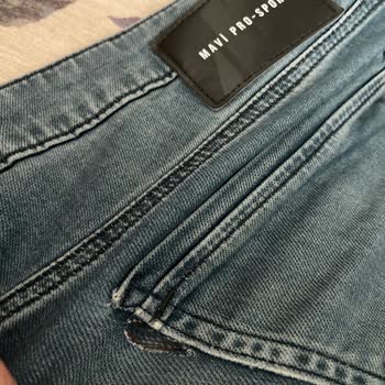 Mavi Kot Pantolonunda Tekrarlayan Yırtılma Ve Müşteri Hizmetine Ulaşılamama