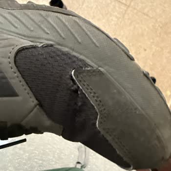 Aynı Noktadan Açılan Adidas Terrex Ayakkabılar Ve Mağaza Tarafından Kullanıcı Hatası İddiası